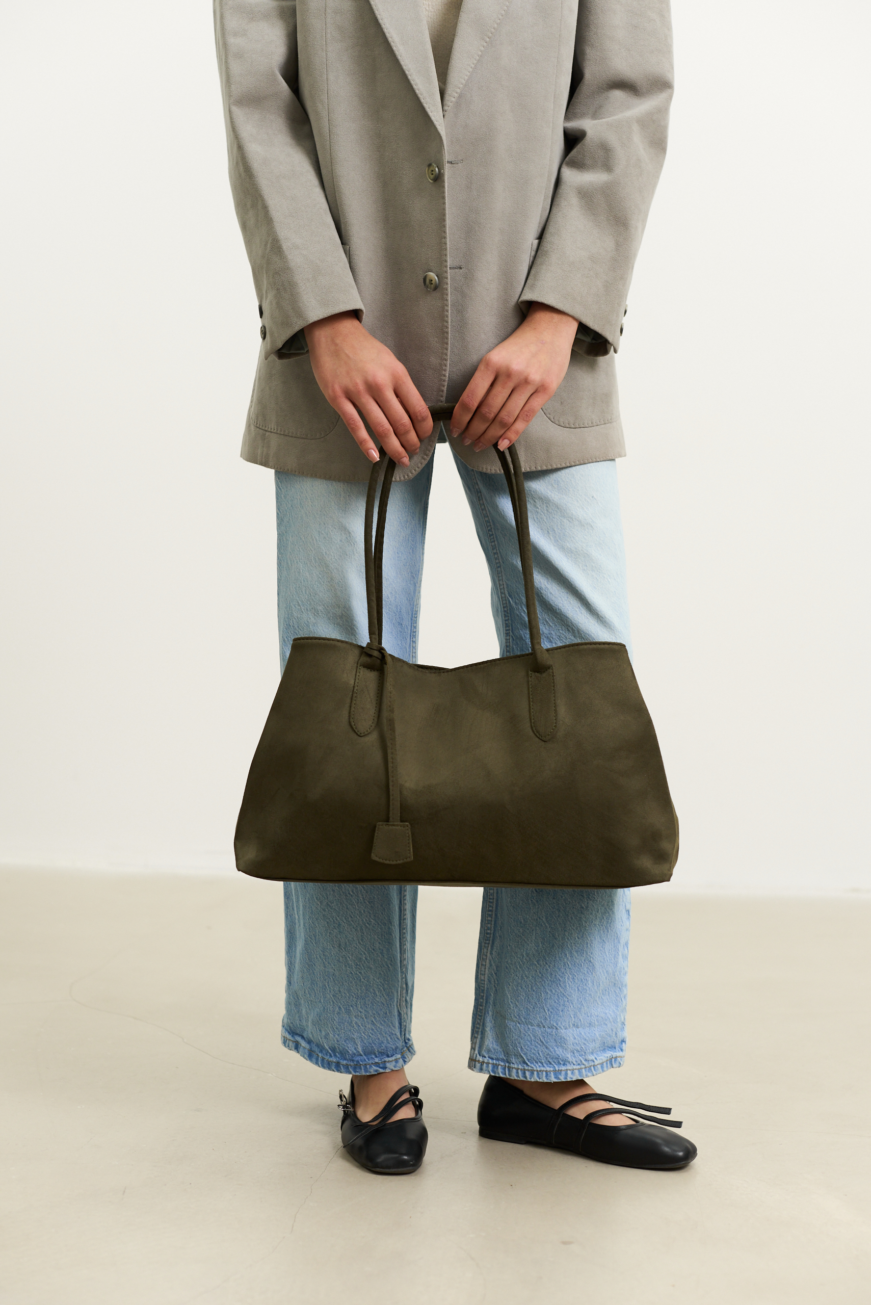 ROSÉ SUEDE BAG